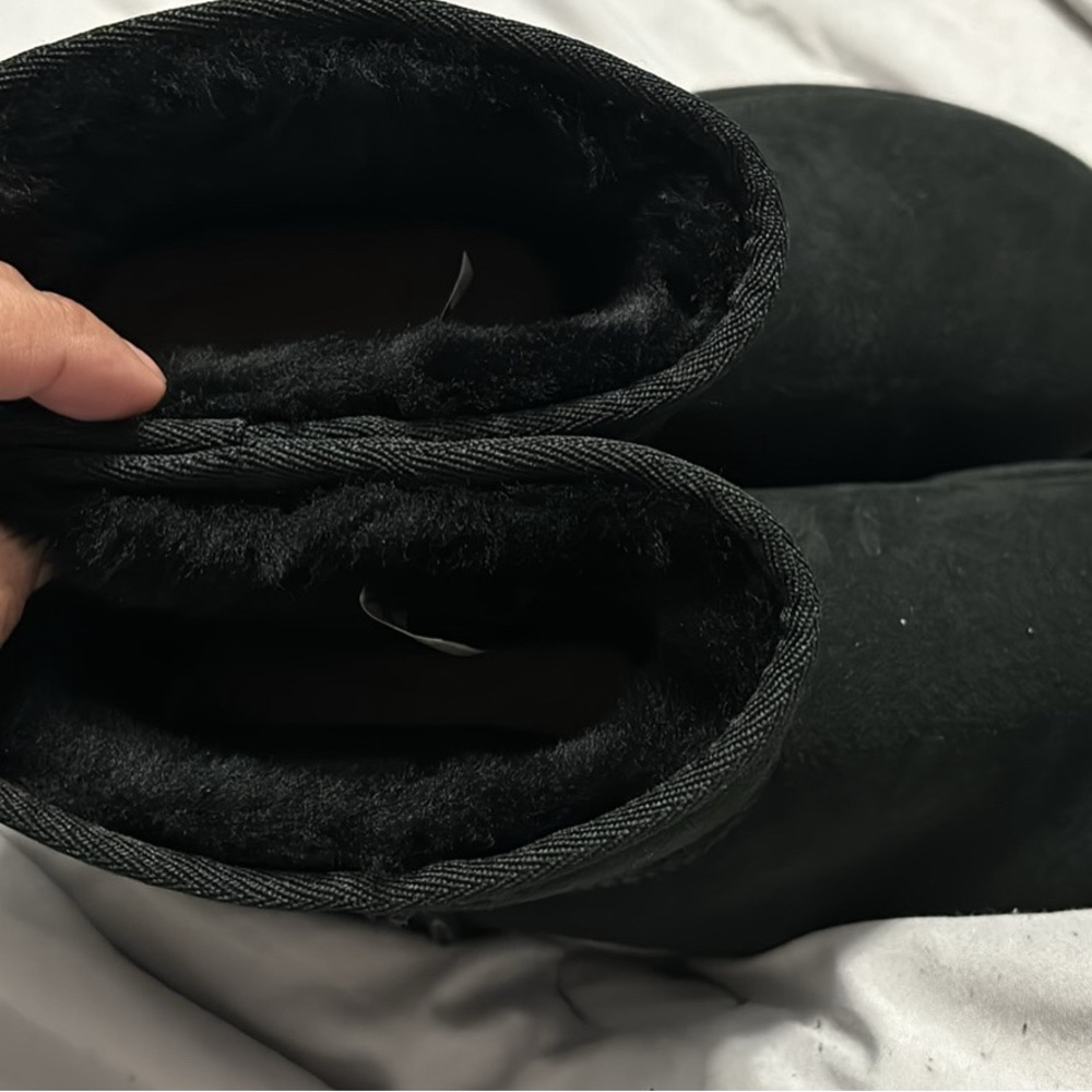 UGG MINI black